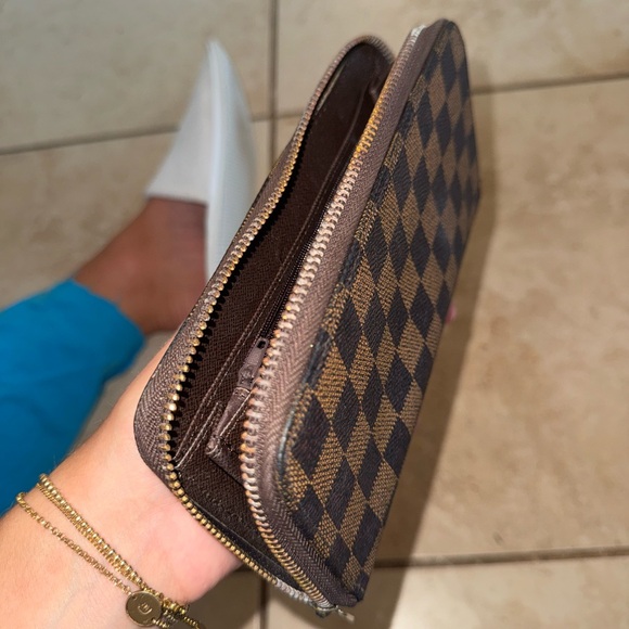 Checkered Wallet - Picture 3 of 3